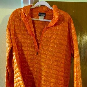 Patagonia light weight puffy jacket.